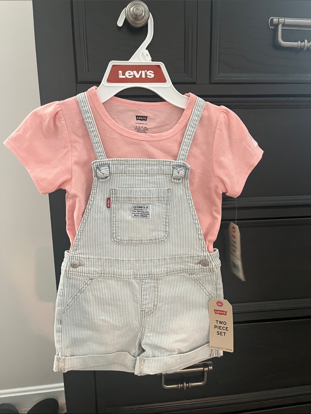 Levi’s 2 Piece Outfit